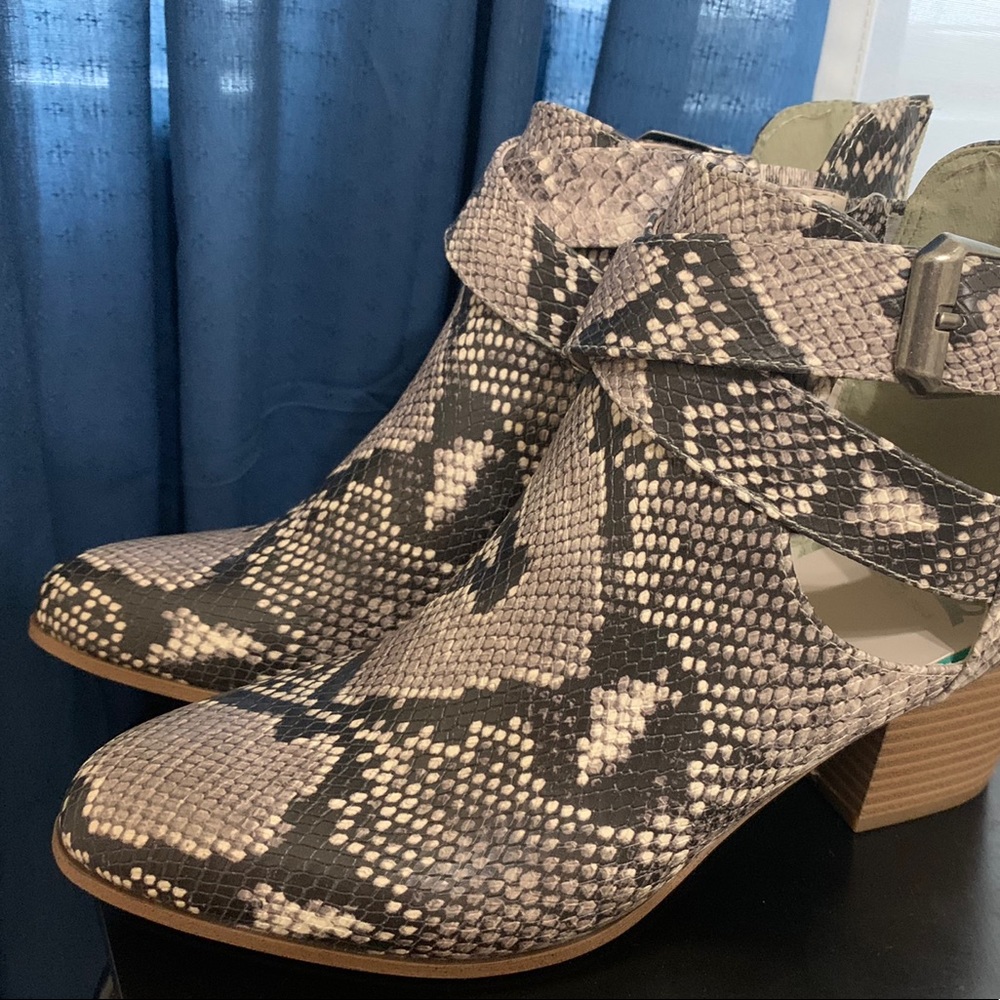 Ankle boots